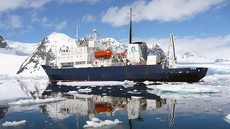 Cruise Ship Polar Pioneer