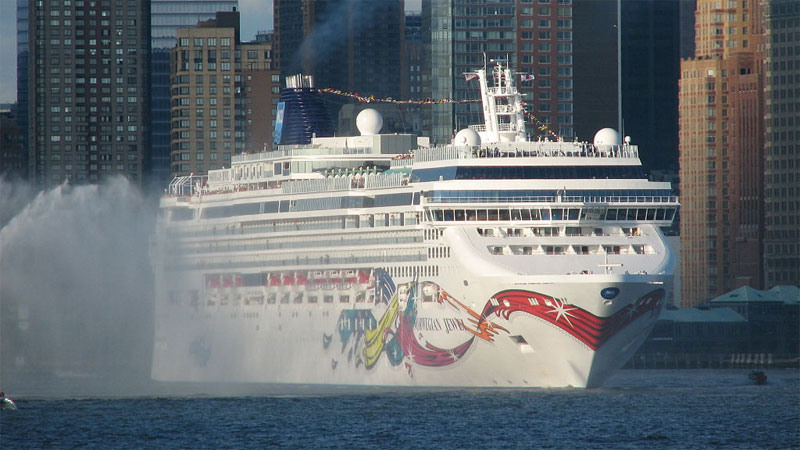 Cruise Ship Norwegian Jewel