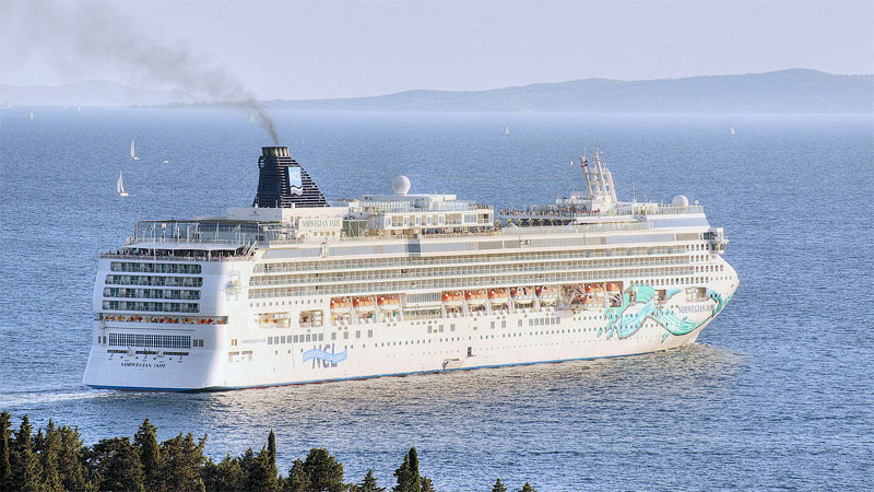 Cruise Ship Norwegian Jade