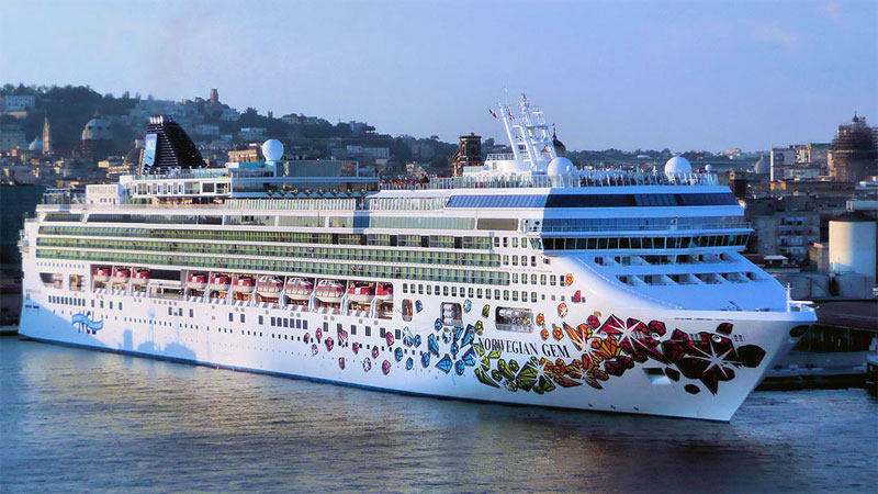 Cruise Ship Norwegian Gem